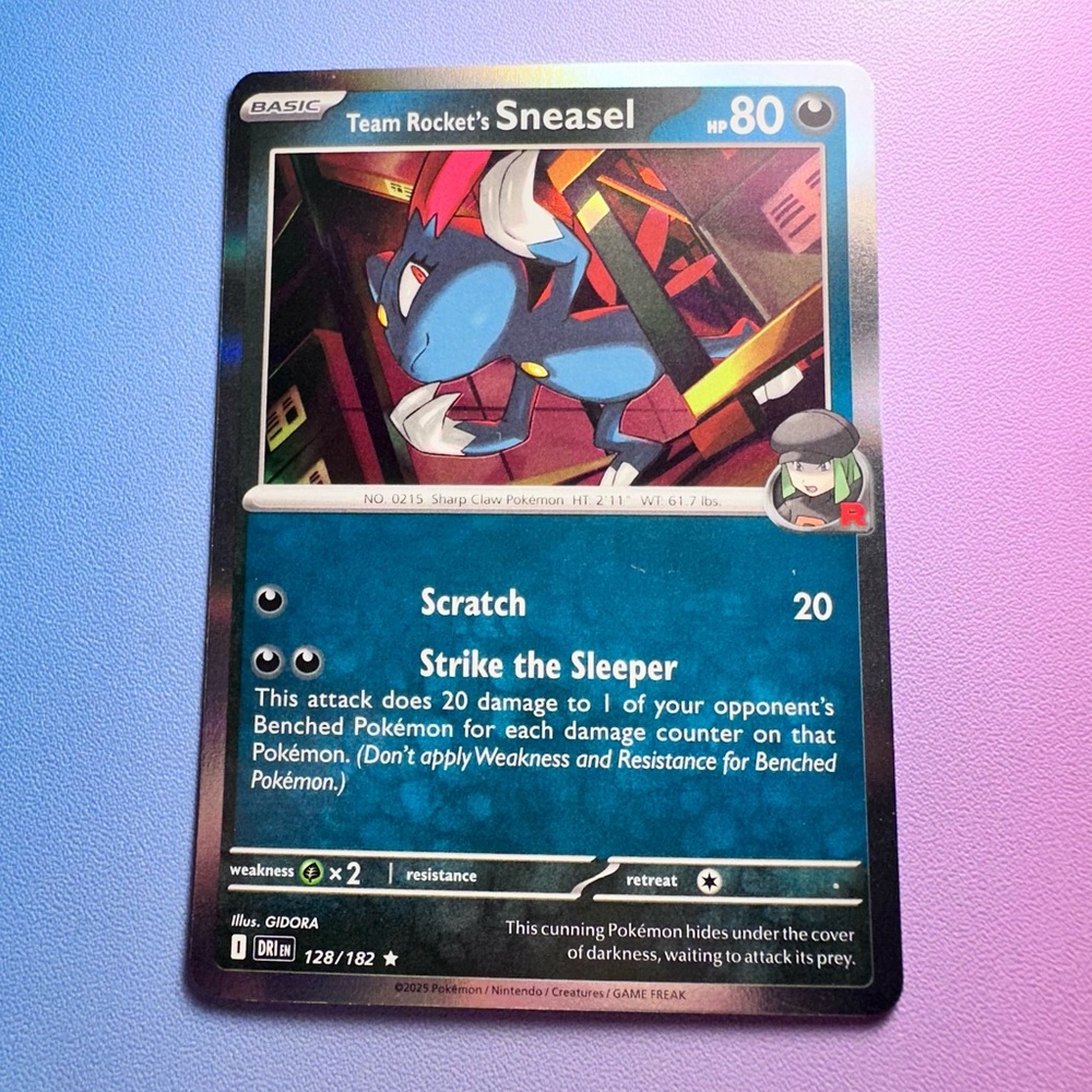 team rocket’s sneasel - 128/182 (holo rare) — pokemon: destined rivals